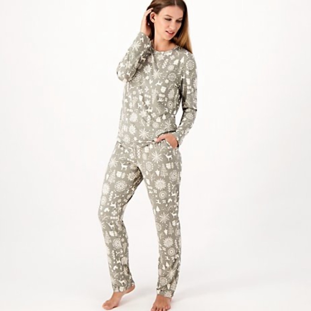 0302 - DENIM&CO Comfort Zone Women’s XL Printed Comfort Jersey Top and Pant Set